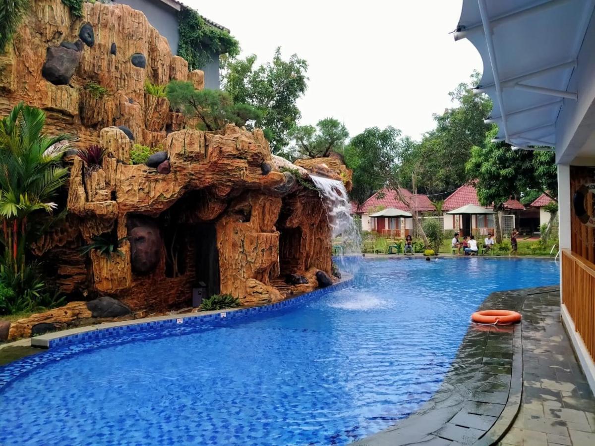 Long Beach Hotel Pangandaran Eksteriør billede